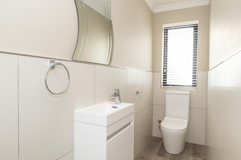 To Let 3 Bedroom Property for Rent in Constantia Western Cape